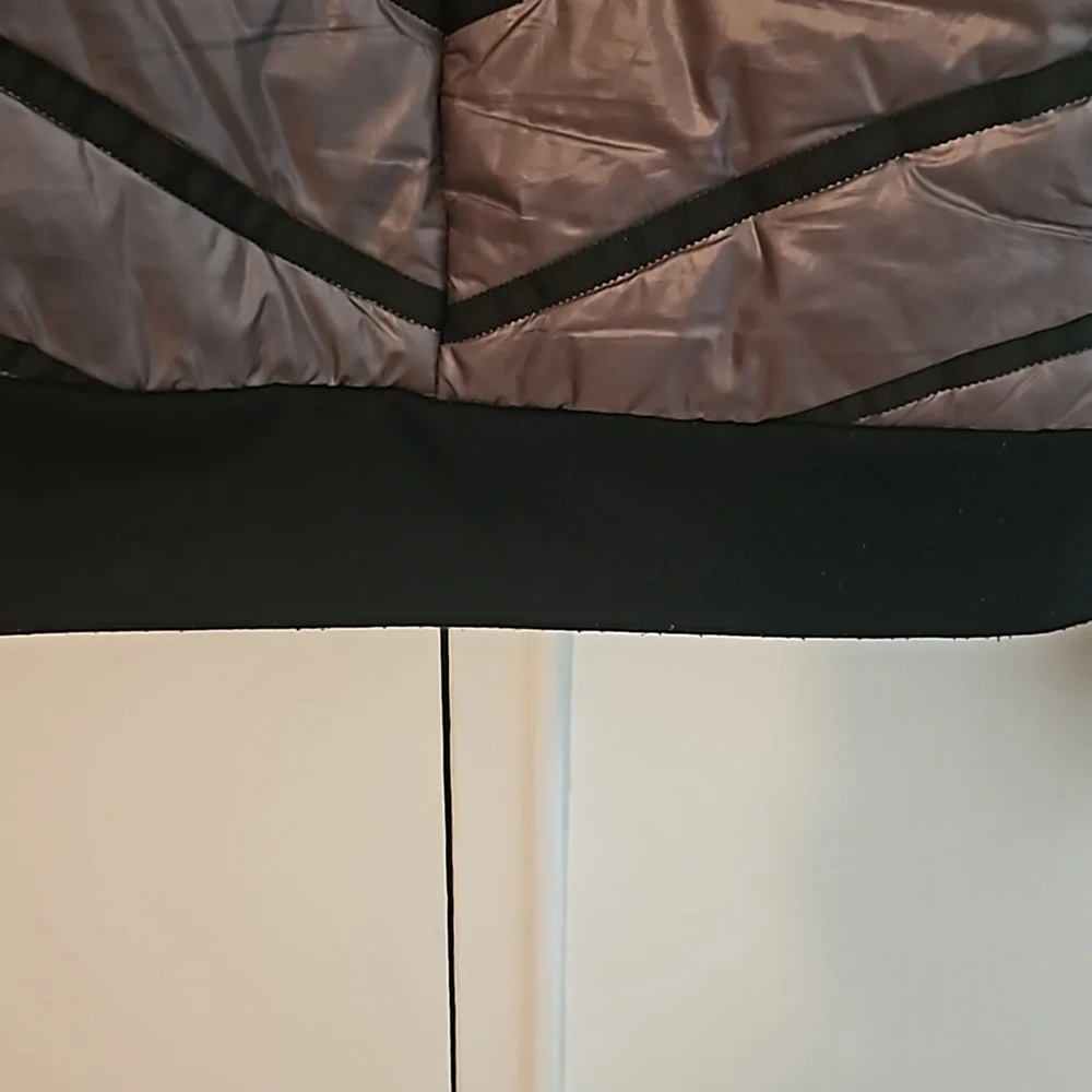 Guess bomber jacket - Picture 8 of 9